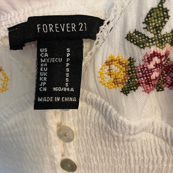 Women’s dress - Picture 4 of 4